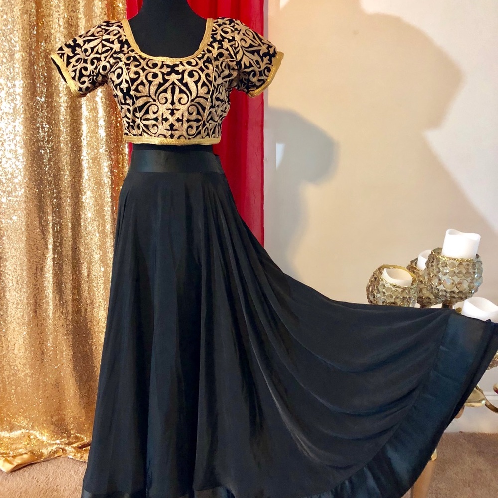 Embroidered crop top